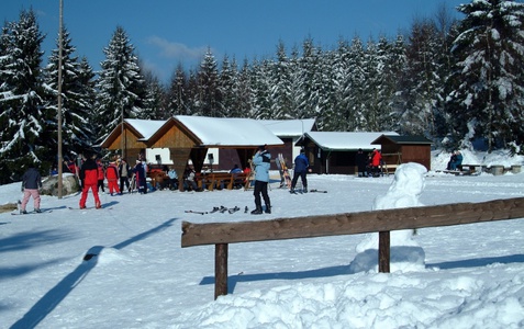 Rastplatz am Knüllfeld media/thw/1711/loipe_15545945_1.jpg